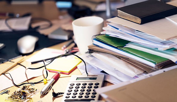 What Does a Clean or Messy Work Desk Say about You?